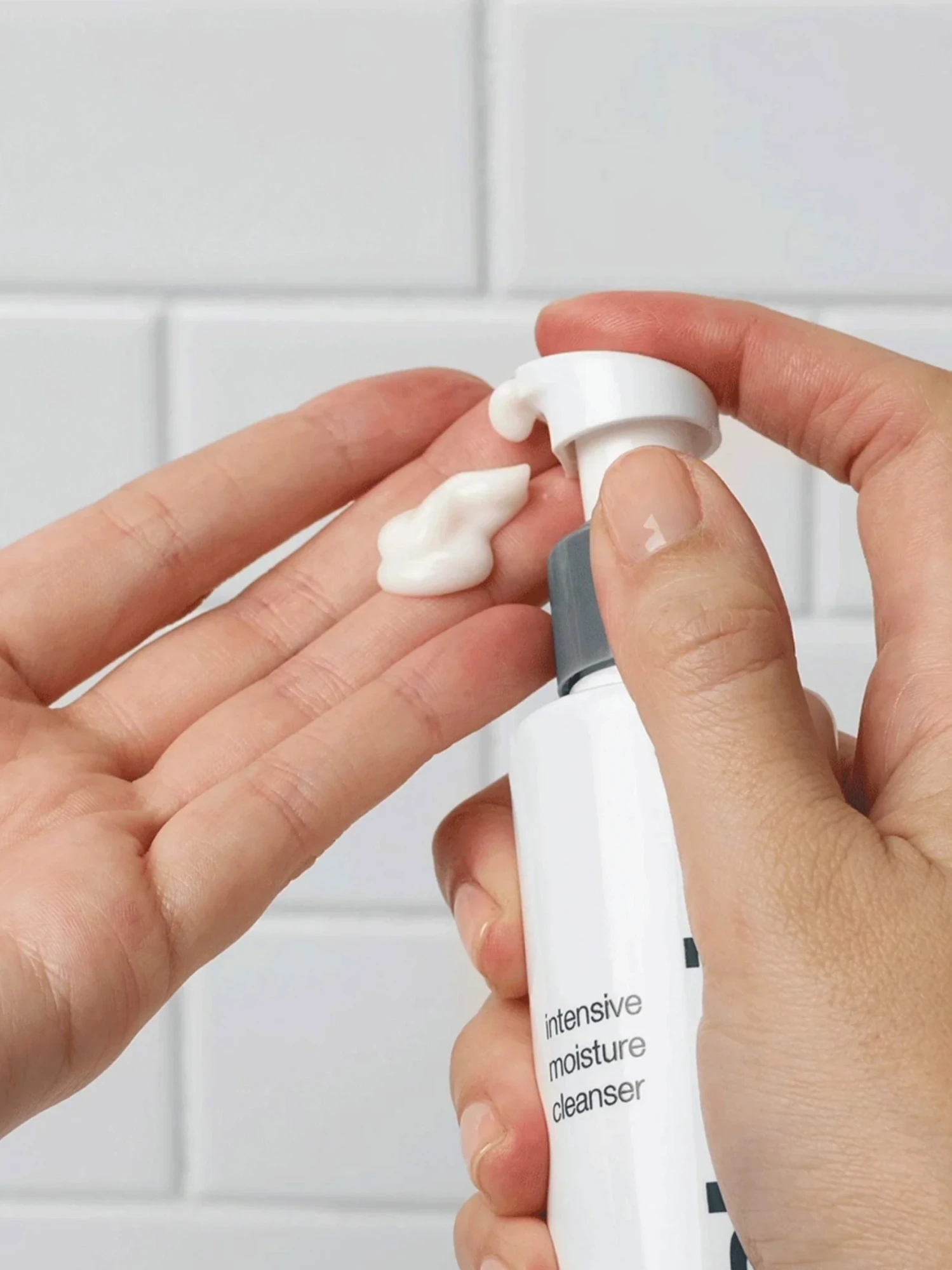Alternative Image Dermalogica Intensive Moisture Cleanser