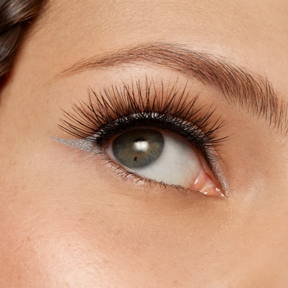 Alternative Image Mecca Max Fluttering Falsies Hi Vol