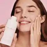 Alternative Image Kylie Beauty Glow Powder Cleanser