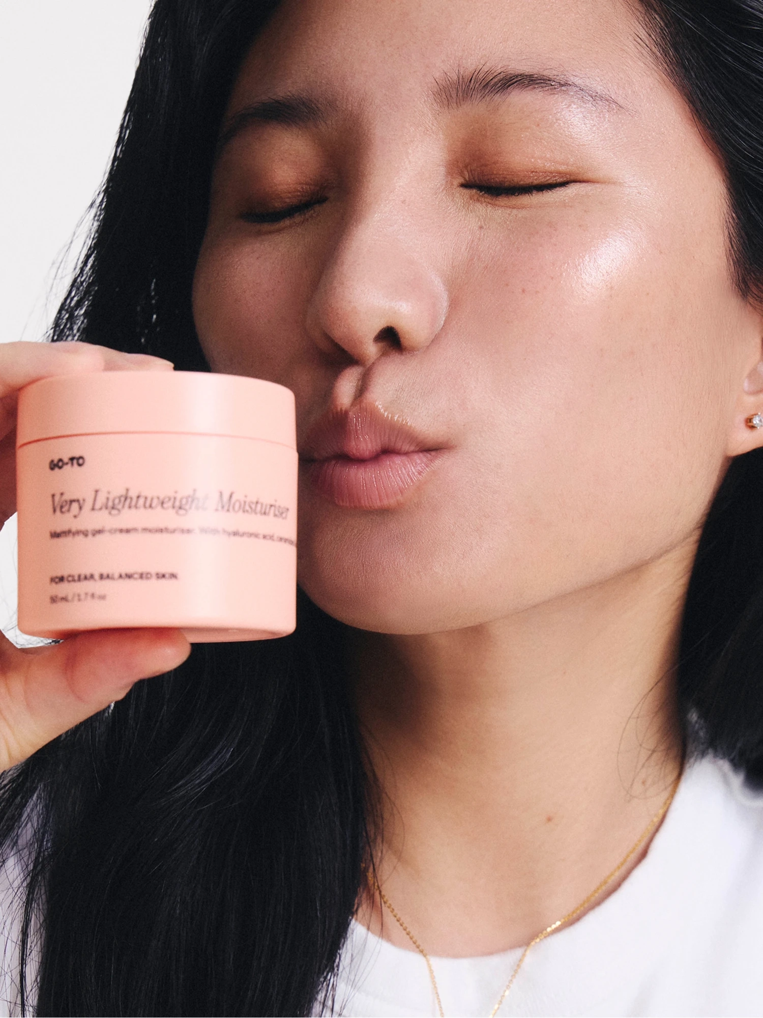 Alternative Image Go To Very Lightweight Moisturiser