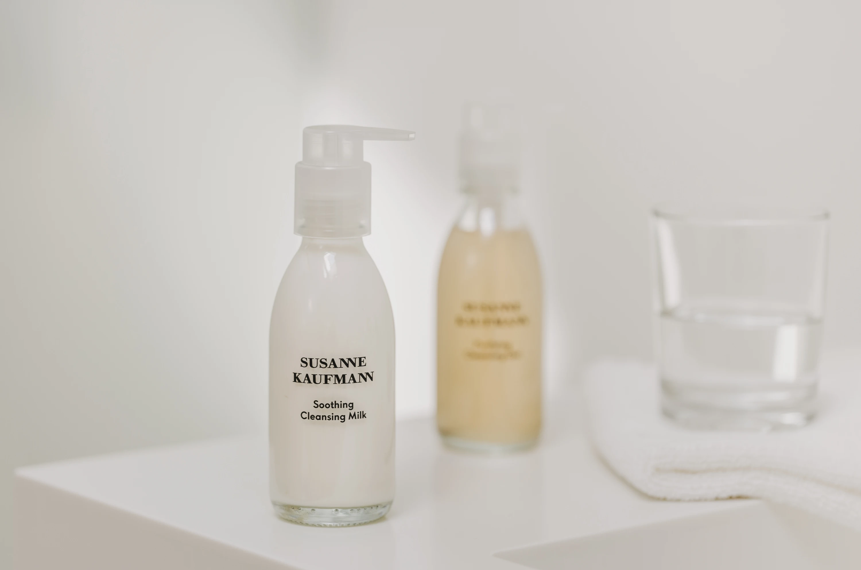 Alternative Image SUSANNEKAUFMANNSOOTHINGCLEANSINGMILK 100 ML