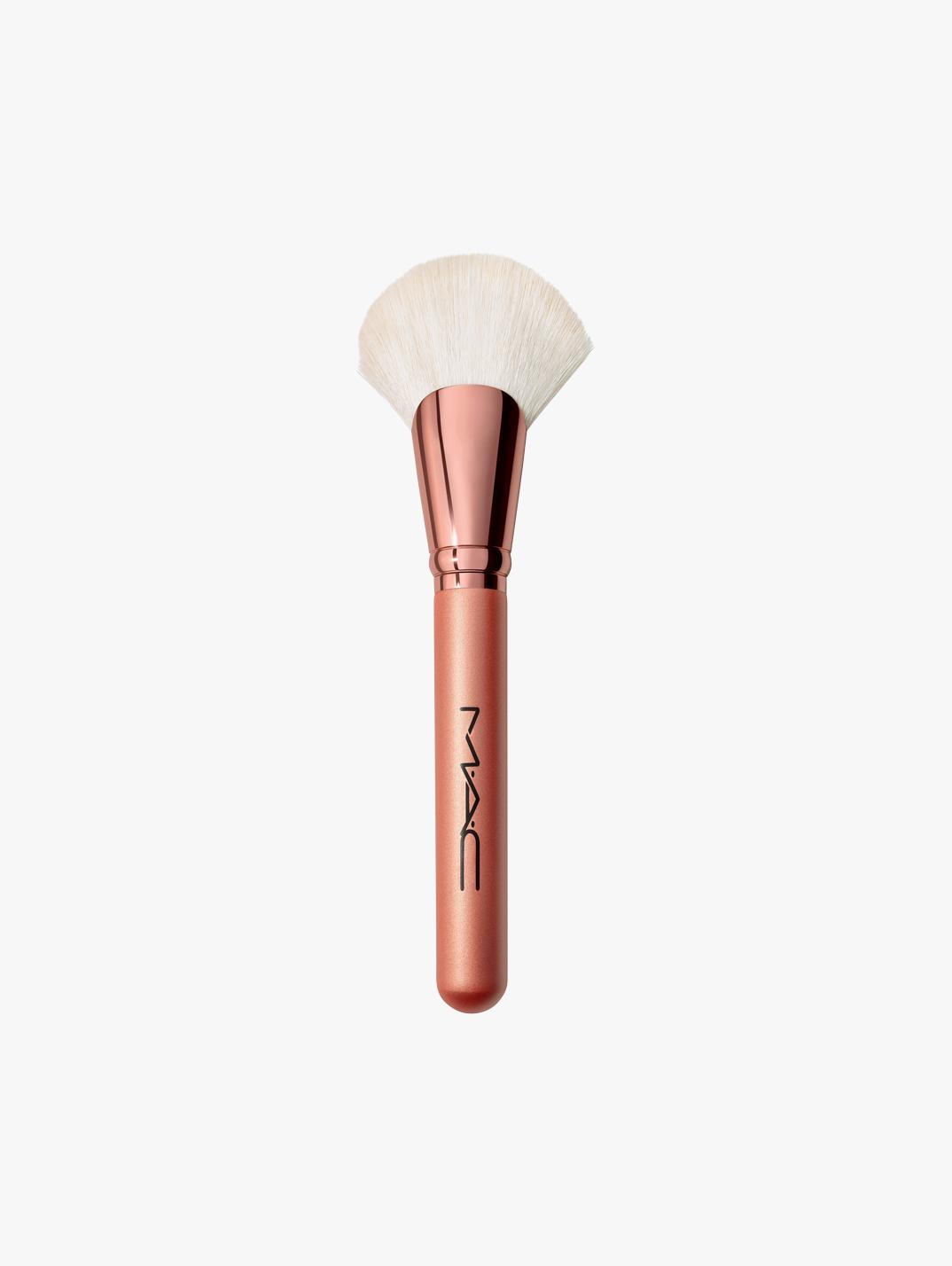 M·A·C Cosmetics 143S Bronzer Fan Brush MECCA