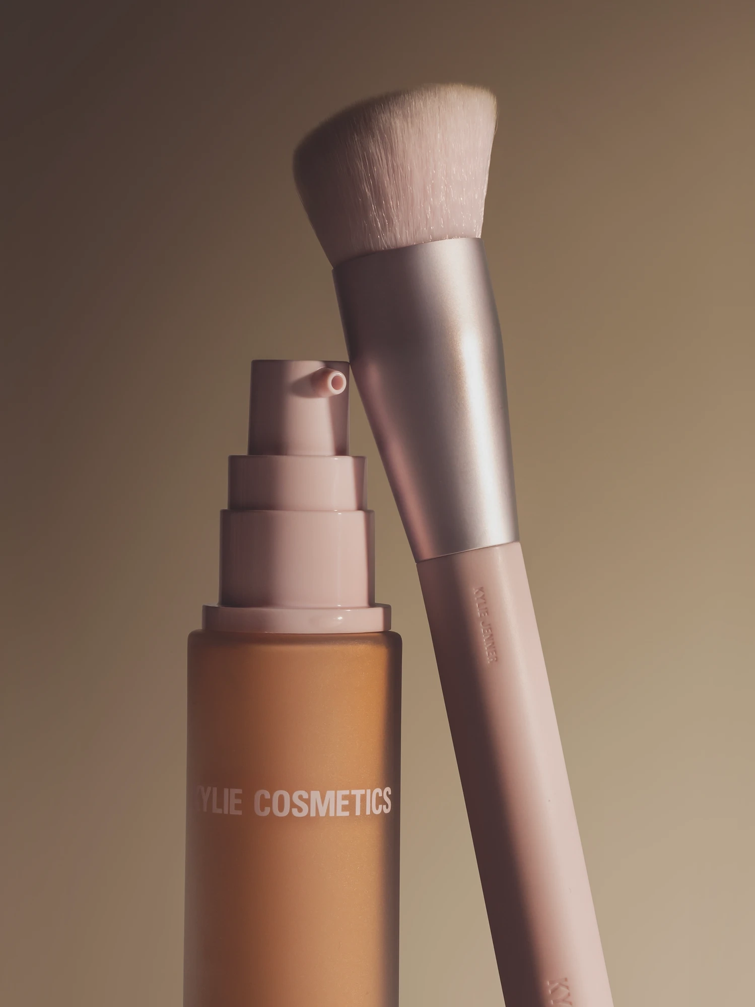 Alternative Image Kylie Beauty Foundation Brush