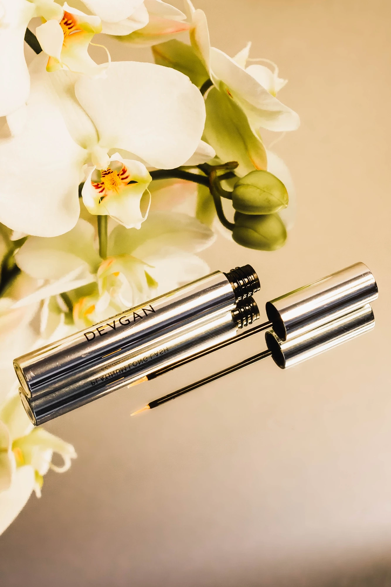 Alternative Image Dr Lara Devgan Platinum Long Lash