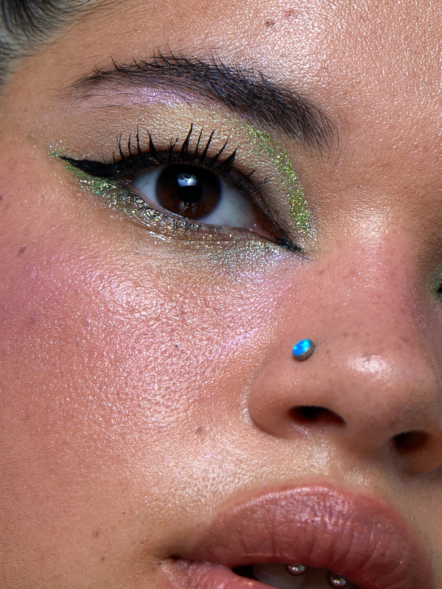 Alternative Image Half Magic Glitterpill Glitter Eye Paint Liner