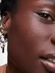 Alternative Image Urban Decay Face Bond Foundation