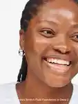 Alternative Image Glossier Stretch Fluid Foundation