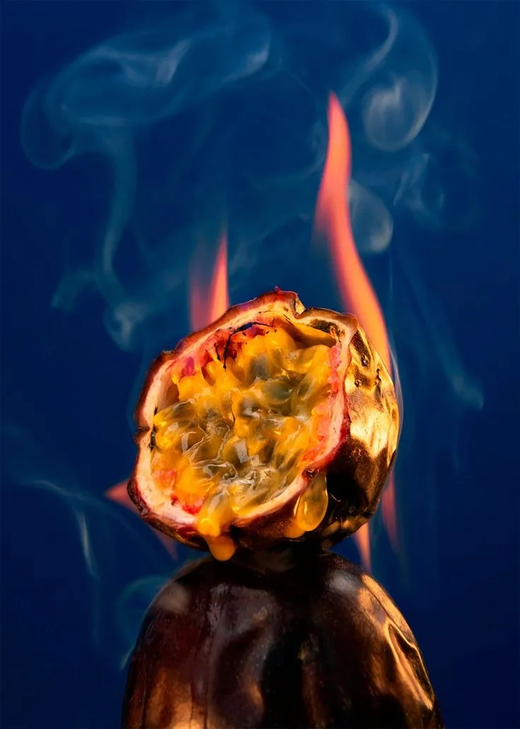 Maison Crivelli Oud Maracujá Candle | MECCA