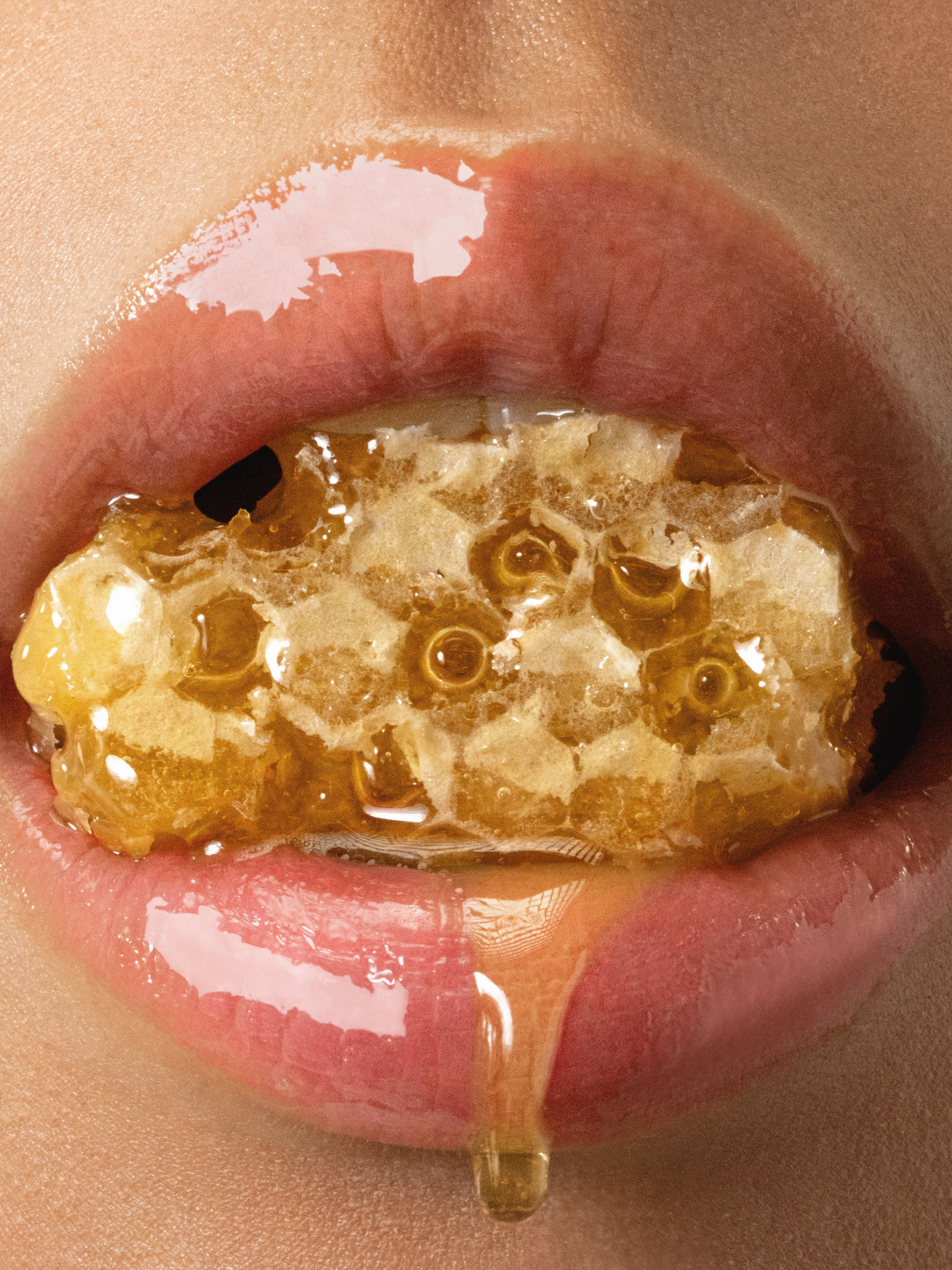 Alternative Image Gisou Honey Infused Lip Oil