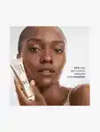 Alternative Image Hourglass Illusion Luminous Glow Foundation