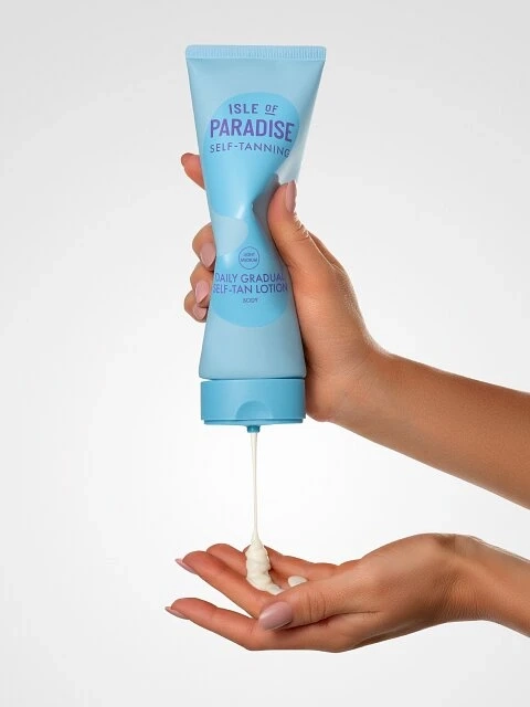 Alternative Image Isle Of Paradise Gradual Self Tan Light Medium