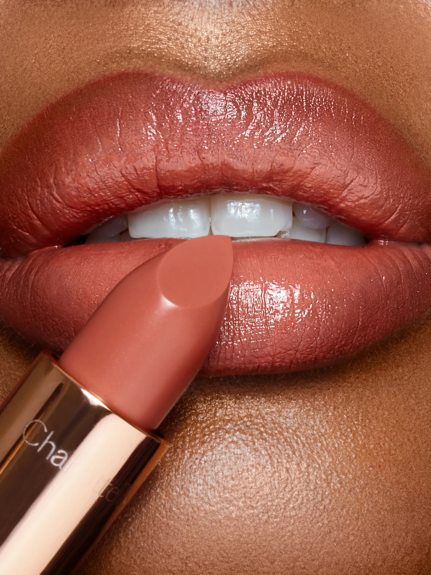 Alternative Image Charlotte Tilbury K. I. S. S. I. N. G
