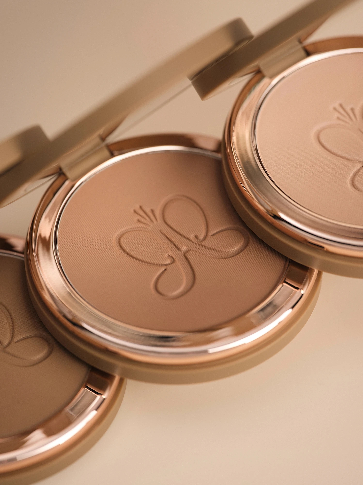 Alternative Image Anastasia Beverly Hills Smooth Blur Bronzer