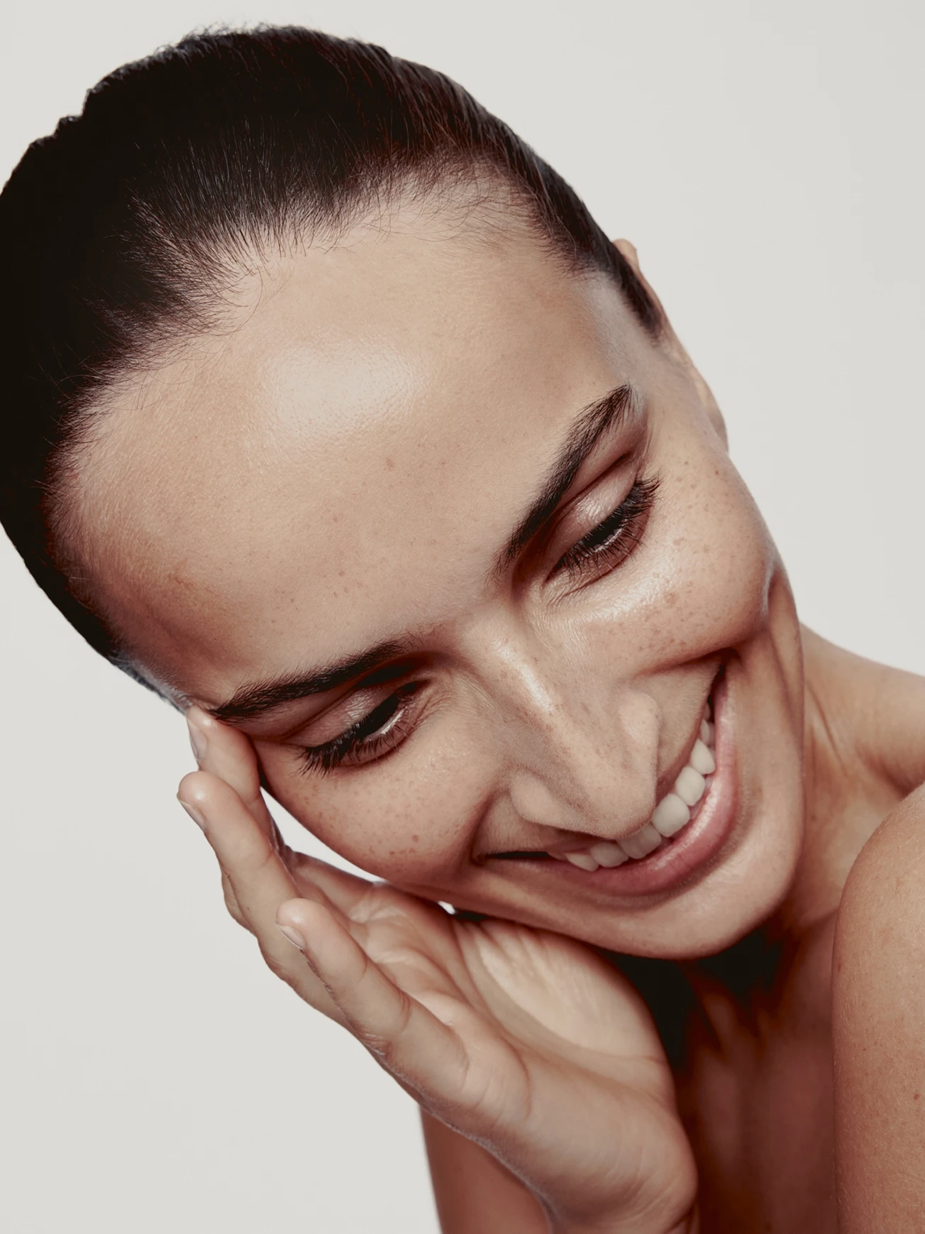 Alternative Image Emma Lewisham Sunceutical SP F50 Mineral Glow Serum