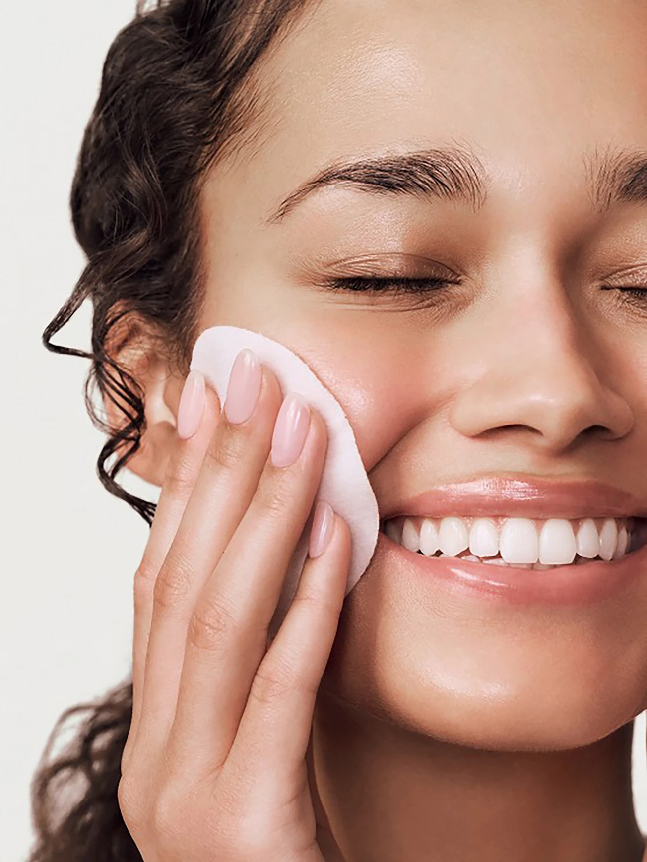 Summer Fridays Gentle Reset™ Daily Exfoliating Pads | MECCA