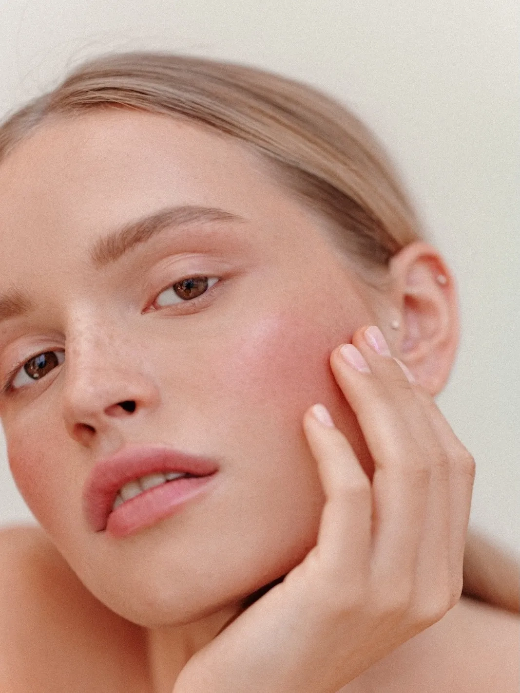 Alternative Image Victoria Beckham Beauty Cheeky Posh Cream Blush Stick