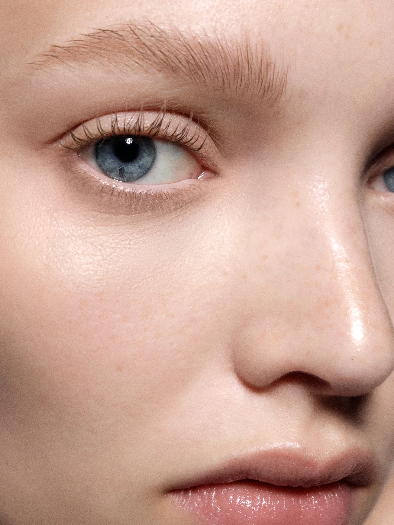 Alternative Image Victoria Beckham Beauty Feather Fix Brow Gel (2)