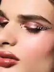 Alternative Image Half Magic Beam Trap Skin Illuminating Glow Balm