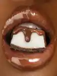 Alternative Image Gisou Honey Infused Lip Oil Cocoa