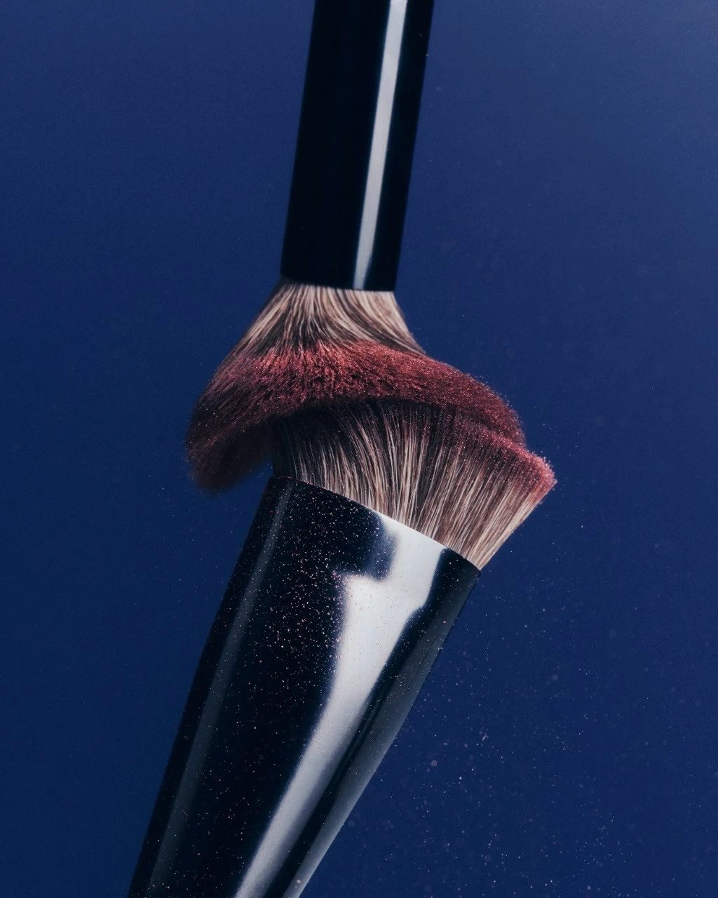 Alternative Image MECCAMAX Sculpting Cheek Brush