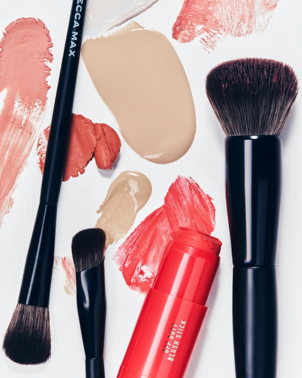 Alternative Image MECCAMAX Comlexion Buffing Brush