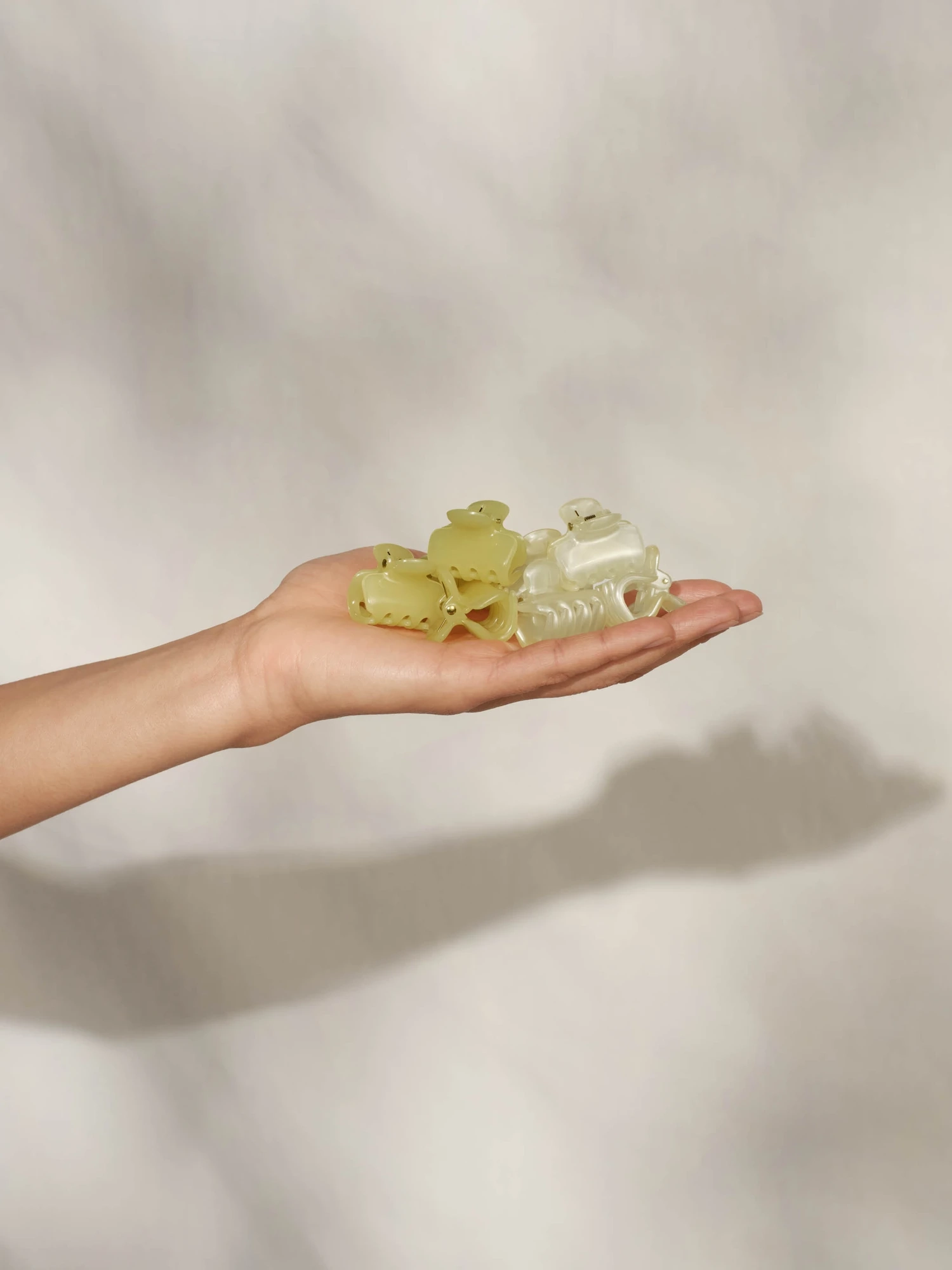 Alternative Image KITSCH Mini Jelly Cloud Clips Set
