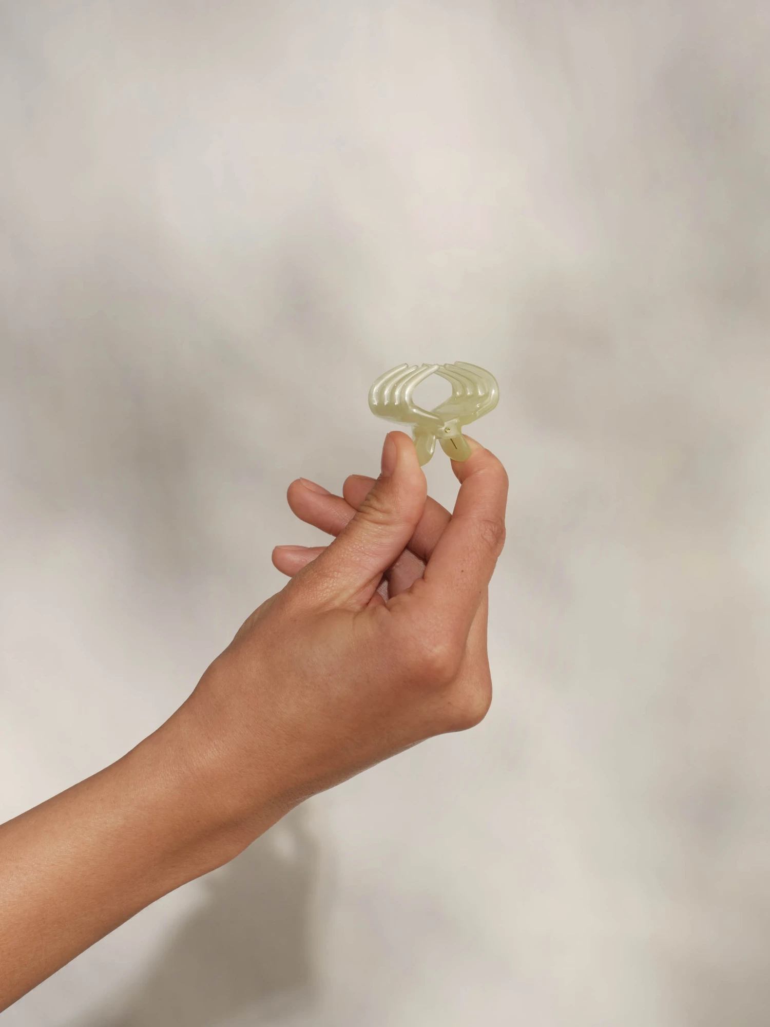 Alternative Image KITSCH Mini Jelly Cloud Clips Set
