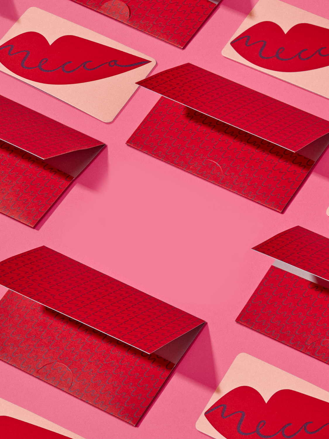 H&M Gift-Card Cardboard Display Details – Fixtures Close Up