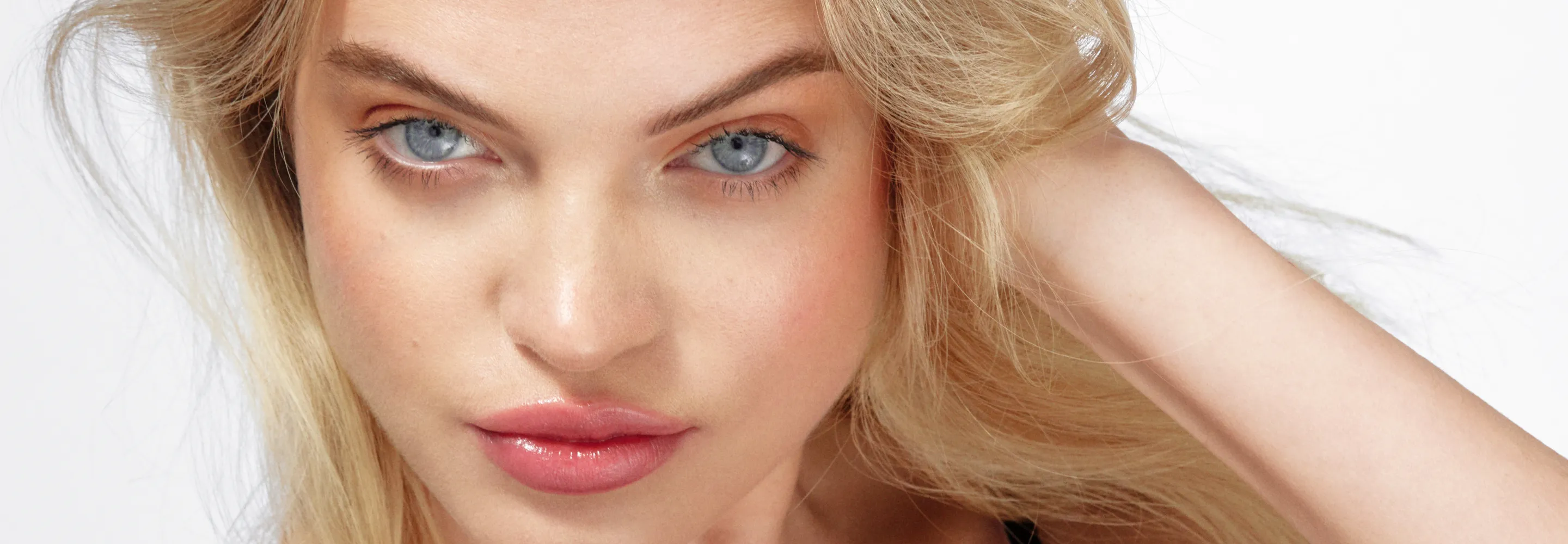 model with voluminous hair