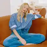 Mein The Chair Gemma Ward Thumbnail Square 1x1