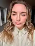 https://contenthub-delivery.mecca.com/api/public/content/memo-memo-charlotte-tilbury-powder-review-portrait-3x4-1-qXf5v4SFSjOfUyHtfvOaFw.jpg?v=6b399907